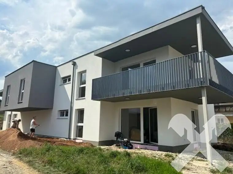 Moderne Wohnungen Nähe Grafendorf mit Terrasse und Grünfläche oder großzügigem Balkon - Erstbezug sofort möglich!