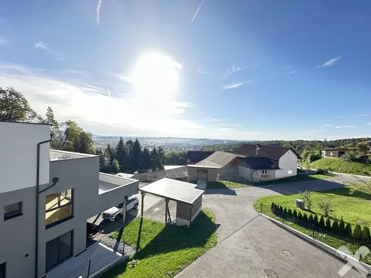 Exklusives Wohnen in Doppelhaushälfte mit Eigengarten und wunderbarem Panoramablick