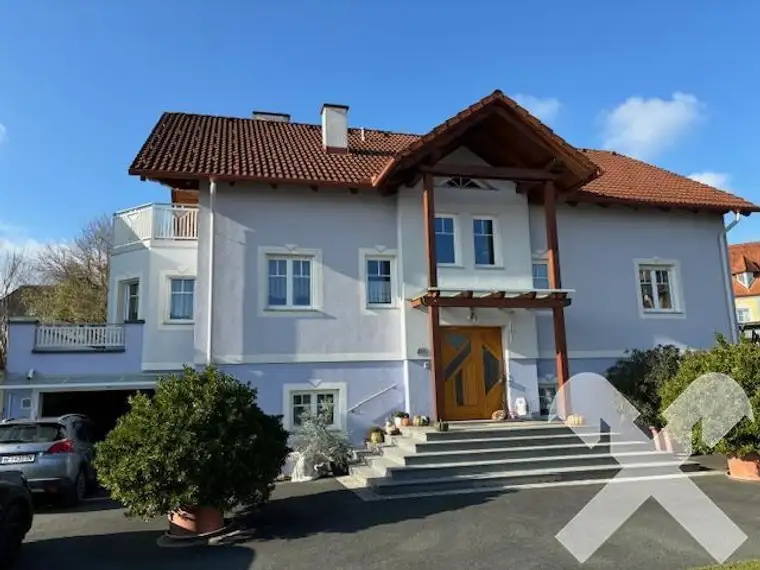 Gepflegtes Wohnhaus mit Südwestterrasse (ca. 40 m²) + 2 Balkone + Hausbrunnen für Brauchwasser + sofort bezugsbereit!