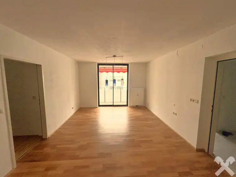 RUHIG, VERKEHRSGÜNSTIG, PREISWERT 3-Zimmer-Wohnung in Webling