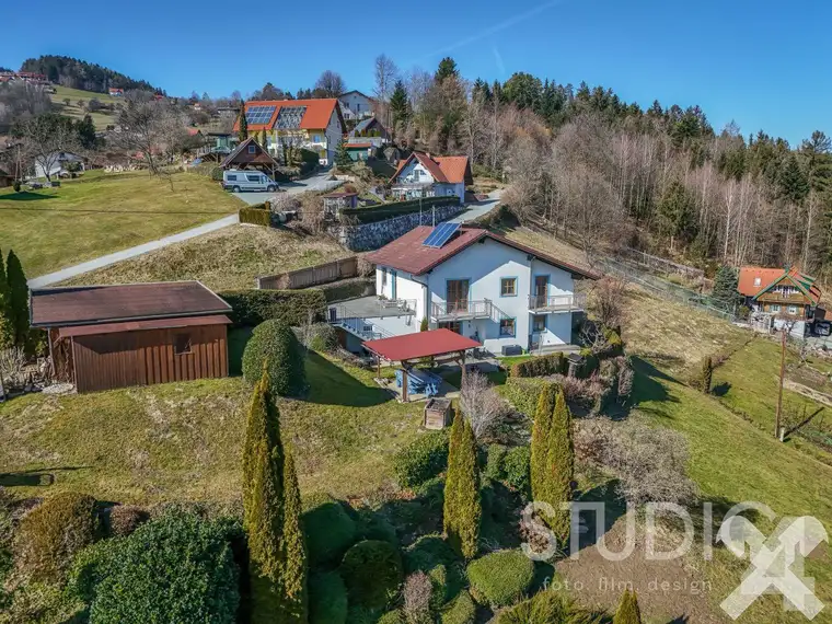Gepflegtes Wohnhaus in herrlicher Aussichtslage mit großem Garten