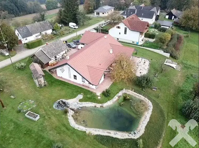 Traumhaftes Landhaus mit eigenem Kellerstöckl und Schwimmteich am Südhang