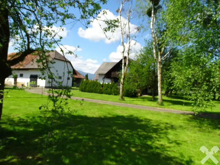 Liegenschaft mit Charme und viel Platz