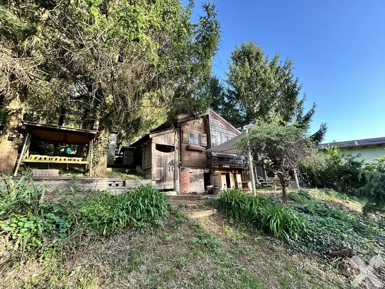 Sonniges Baugrundstück inkl. Wochenendhaus und kleinem Wald in Graz-Andritz