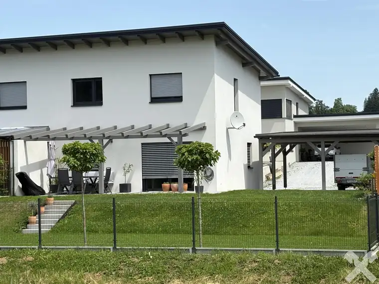 Vermietete Neubau-Doppelhaushälfte (bis Jänner 2028) in ruhiger und sonniger Lage von Pichling