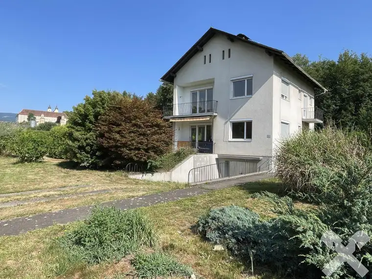 Renovierungsbedürftiges Wohnhaus auf großem Grundstück in Stainz