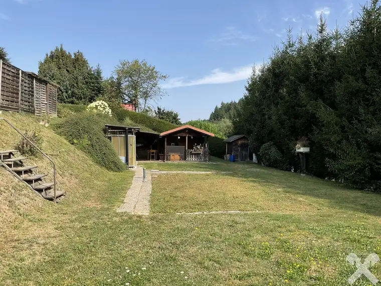 Grundstück mit viel Potenzial in Steyeregg