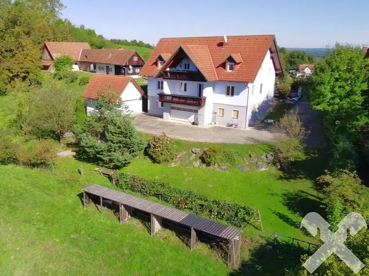 Gediegenes Zweifamilienhaus in herrlicher Aussichtslage