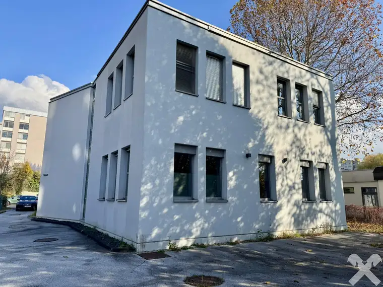 DIE GEWERBEIMMOBILIE! Vielseitige Nutzbarkeit in Bestlage