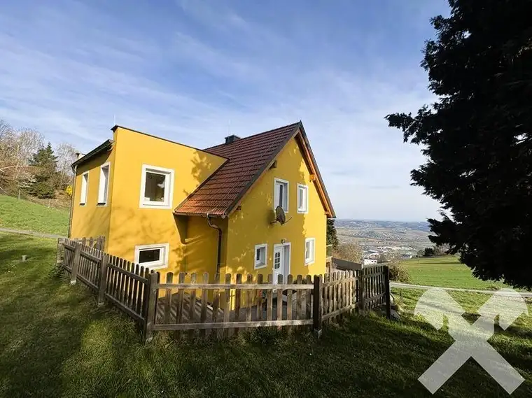 Attraktives, modernisiertes Wohnhaus mit Traum-Ausblick in Hartberg am Ring