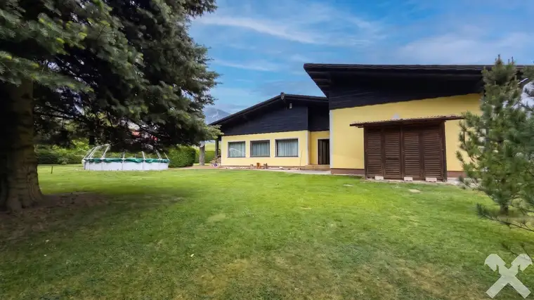 Bungalow mit großem Grundstück