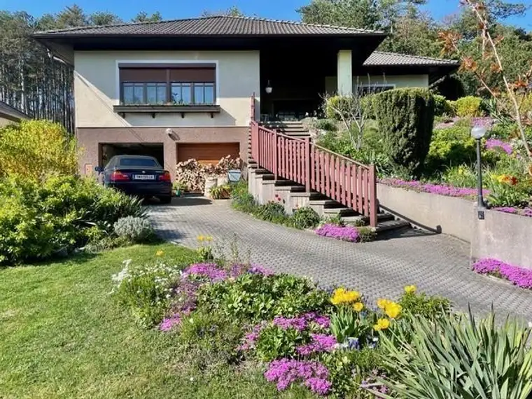 GEPFLEGTES EINFAMILIENHAUS IN ABSOLUTER GRÜNRUHELAGE VON BERNDORF