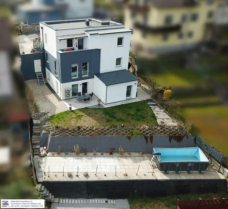 Schöne, ruhig gelegene Eigentumswohnung in Zweifamilienhaus (oben ist ein Nachbar) inkl. Grundstück ca. 15 Fahrminuten von Linz/Urfahr (Richtung Steyregg)