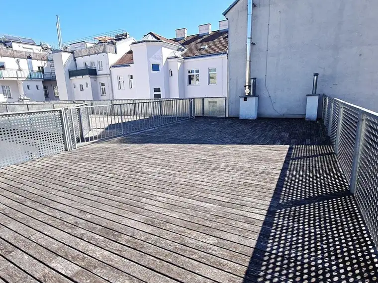 LORYSTRASSE, U3-Nähe, 61 m2 Neubau mit 80 m2 Terrasse, Wohnküche, 1 Zimmer, Duschbad, Parketten, 1. Liftstock, vermietet