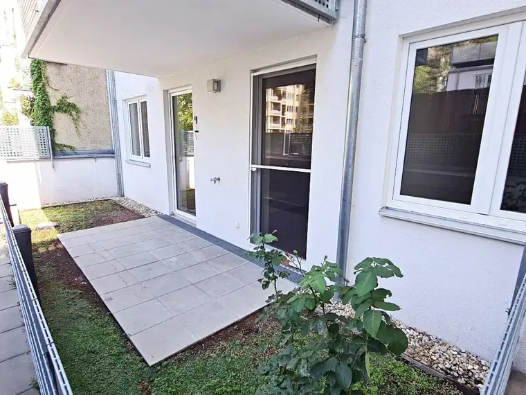 LORYSTRASSE, 75 m2 Neubau mit 23 m2 Garten, 2 Zimmer, Wohnküche, Wannenbad, Parketten, 1. Liftstock