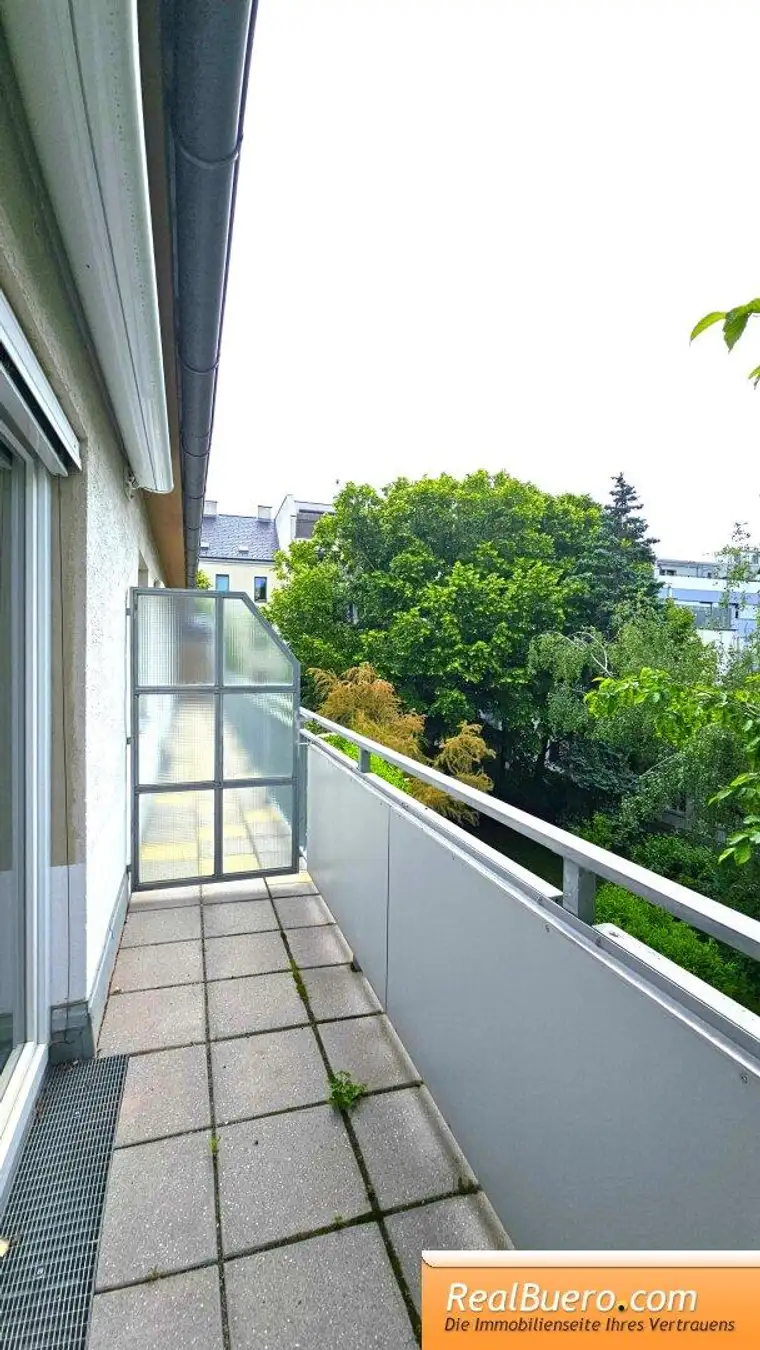 GRÜNRUHELAGE: GENERALSANIERTER ERSTBEZUG MIT LOGGIA UND GEMEINSCHAFTSGARTEN