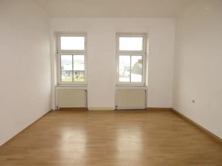 Makartstraße: Nette 2-Zimmerwohnung mit extra Küche, ca. 56m2 WNFL, 2.Stock ohne Lift, Parkplatz!