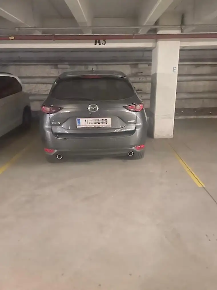 Tiefgaragenplatz Urfahr-Zentrum, Lentia, Einfahrt Gstöttnerhofstraße