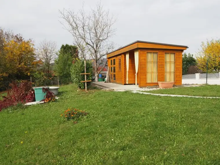 Freizeitgrundstück mit Gartenhaus in Außertreffling/Linznähe mieten! 1.030 m² Grundfläche eingezäunt mit Parkplätzen!