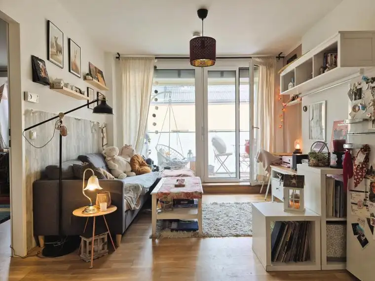 Entzückende Zweizimmerwohnung mit Loggia, 35 m² WNFL +3,5 m² Loggia, Küche gegen Ablöse, barrierefrei, Nähe Straßenbahn und Lentia-City