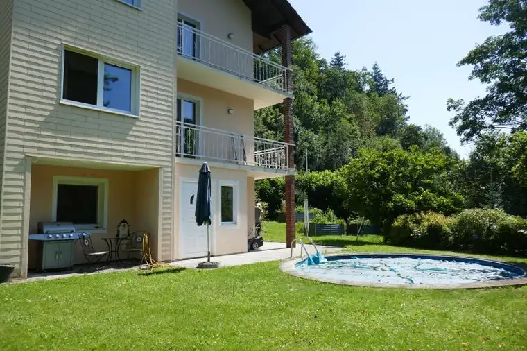 Linznähe: Gepflegtes großes Haus auf 922m² großem Grundstück, ca. 180m² Wohnfläche, 6 Zimmer, vollunterkellert, Pool.