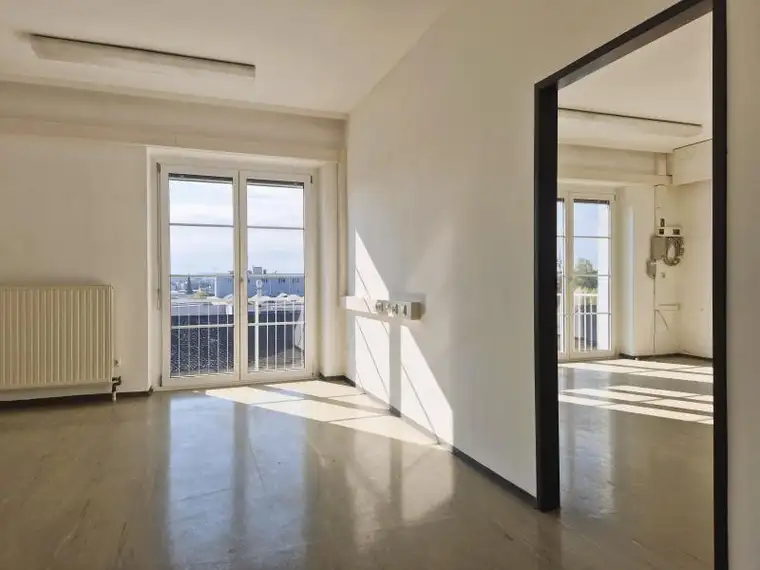 Sonnige Bürofläche in Linz, Schererstraße 18, 102 m² NFL im 3. OG mit Lift, inkl. Parkplätze! Nähe Infracenter! Barrierefrei!