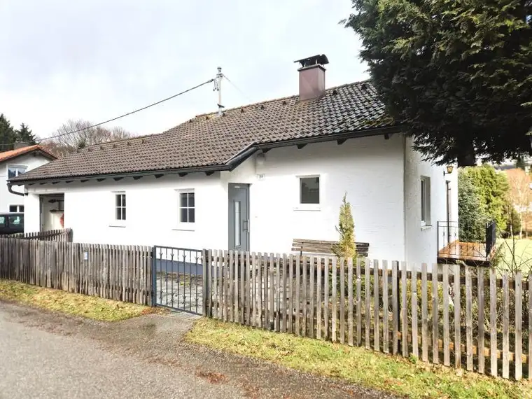 Charmantes Einfamilienhaus in Kirchschlag zu mieten! 84 m² WNFL + Einzelgarage und 2 Freistellplätze + Garten