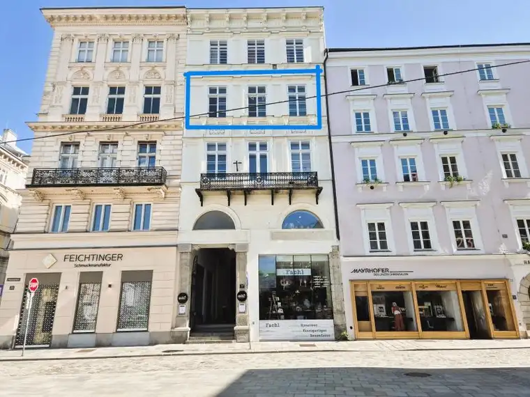 Exklusive Altbauwohnung mit Blick auf den Linzer Hauptplatz - 108,49 m² im denkmalgeschützten Stadthaus! 
