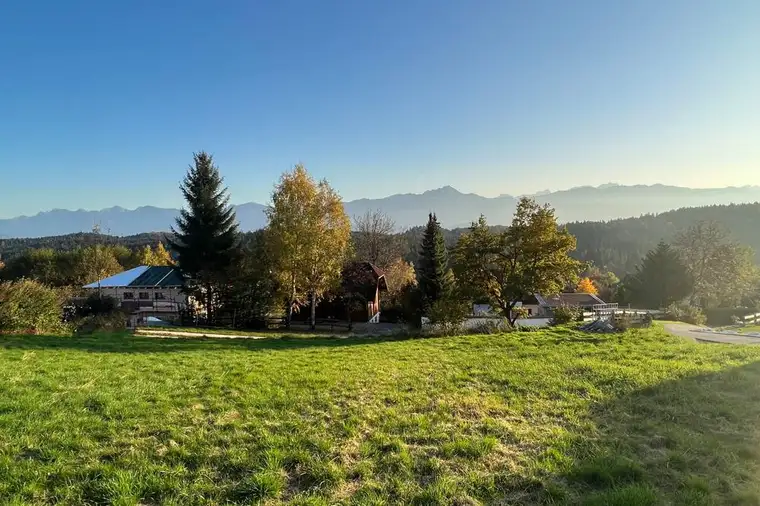 Großzügiges Baugrundstück mit traumhafter Aussicht