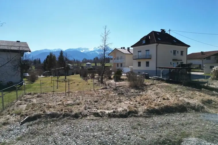 Baugrundstück mit Baubewilligung in beliebter Lage