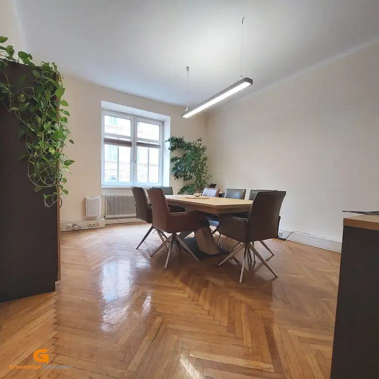 Stilvolles Altbaubüro auf ganzer Etage in Salzburg Stadt kaufen