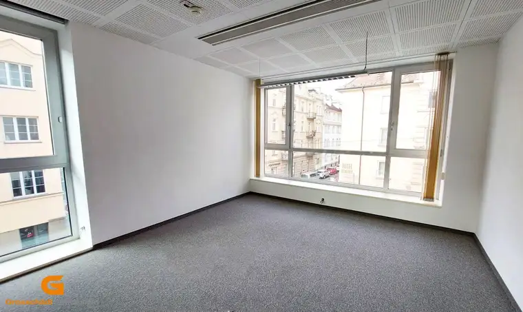Erstbezug nach Renovierung: Top ausgestattetes Büro in Zentrallage mieten
