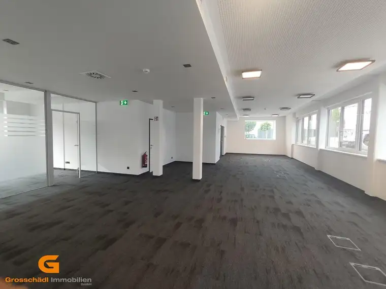 Hochwertige Büroetage im Erdgeschoss in Salzburg Maxglan mieten