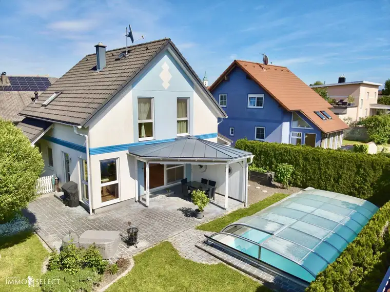 „Einfamilienhaus in Markersdorf-Haindorf – Wohnen mit Stil &amp; POOL“