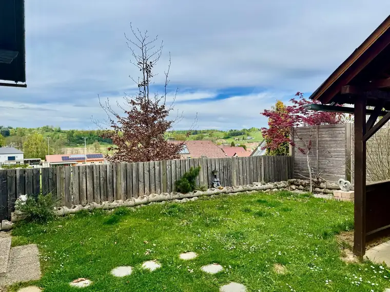 Viel Platz, viele Möglichkeiten: Ein- oder Zweifamilienhaus mit großem Garten &amp; 3-fach Carport in bester Südweststeiermark-Lage