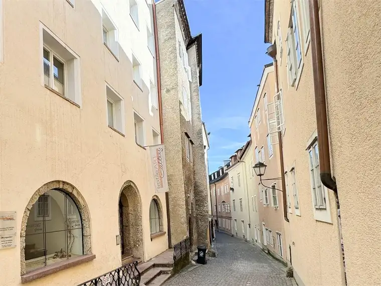Außergewöhnlich! 3 Zimmerwohnung in einem charmanten Altstadthaus mitten in der Steingasse Salzburg Stadt