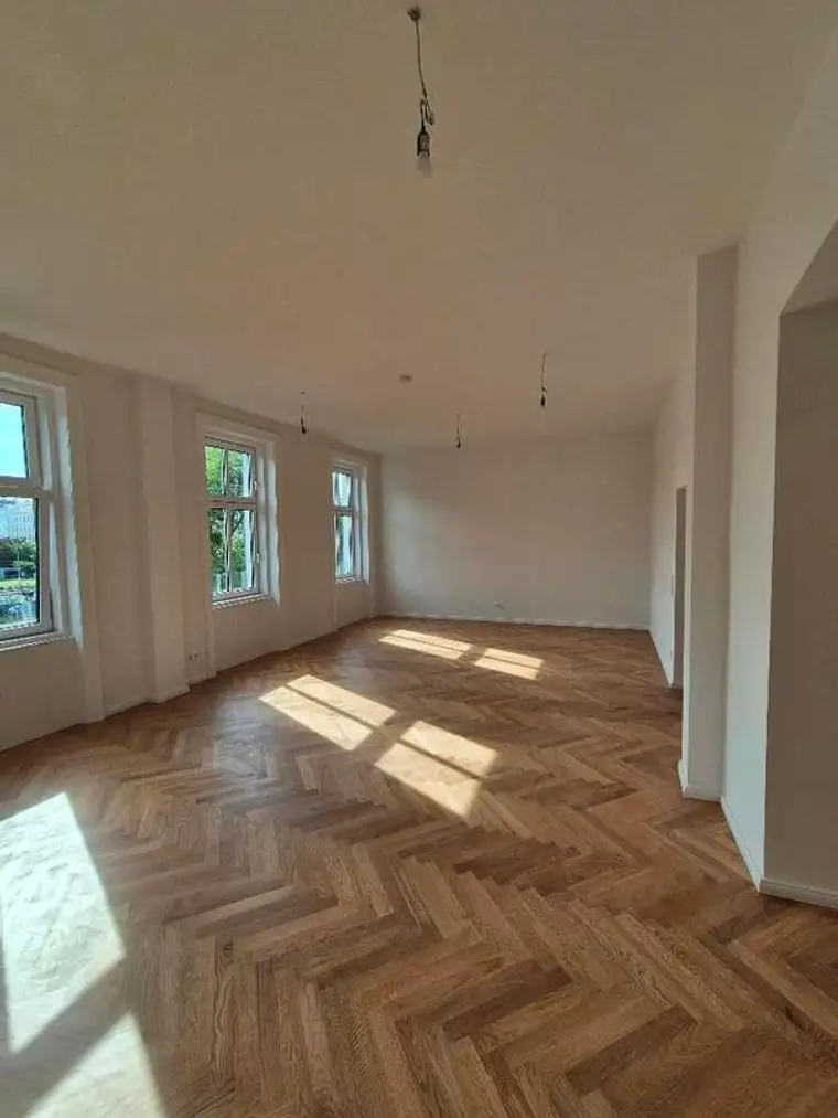 Sanierte Altbauwohnung nähe Schotenring U2/U4