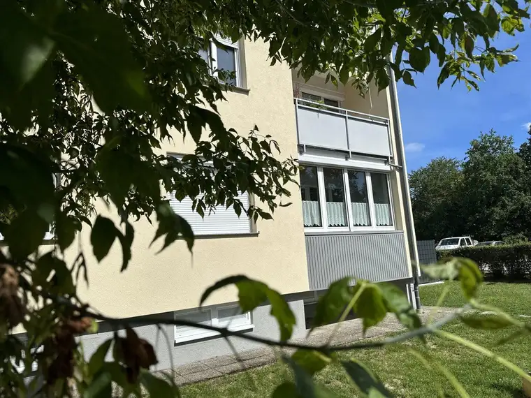 Kompakte Wohlfühloase in Neuzeug - 3 Zimmer Wohnung mit Stellplatz und 75m² EG-Fläche