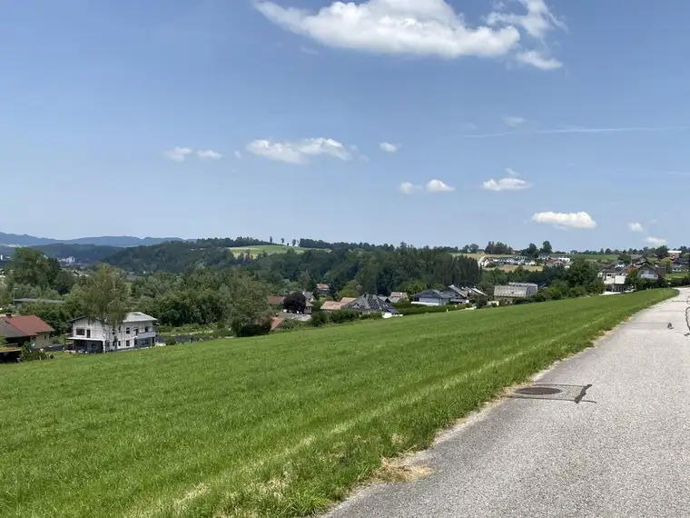 Bau dein Traumhaus in Vöcklamarkt - 595m² Baugrund für 110.000€ in Oberösterreich!