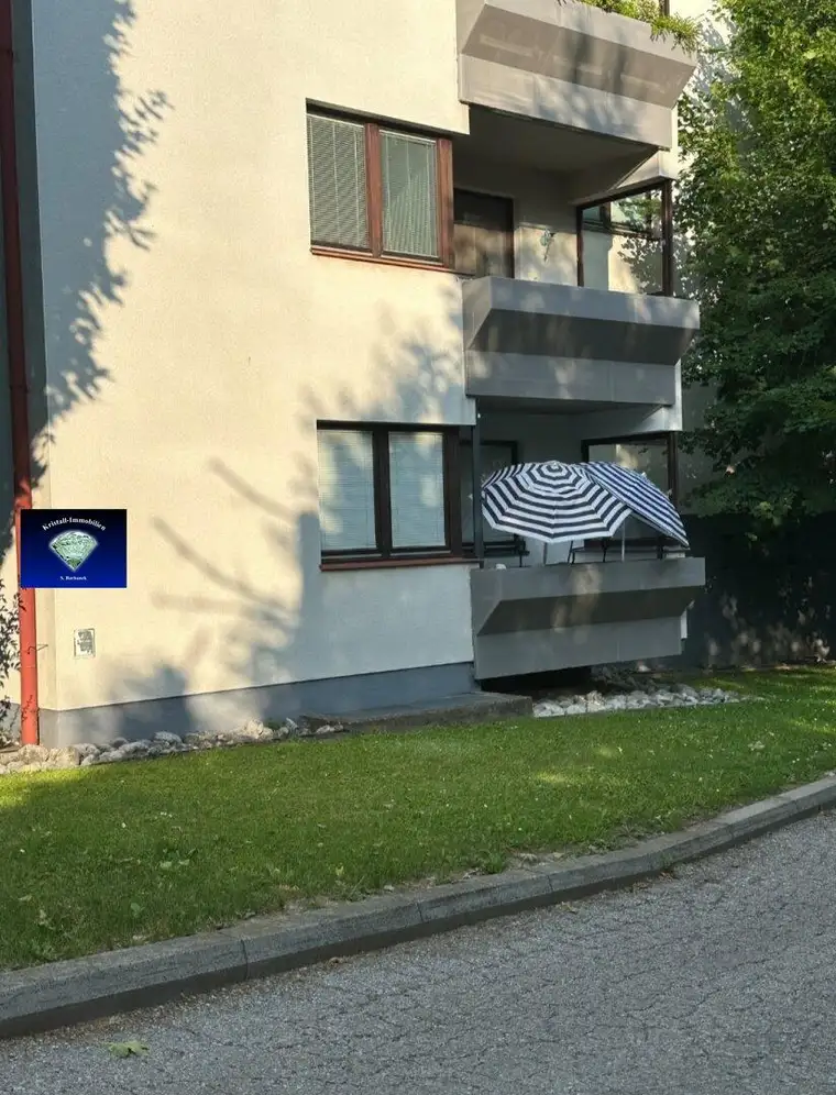 Zentral gelegene 4 Zimmer Eigentumswohnung mit Parkplatz in Eigentum in Rohrbach zu verkaufen- 940