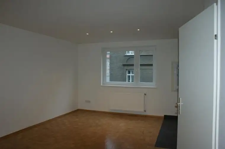 Anleger Gelegenheit: 1,5 Zimmer Wohnung Nähe Quellenstraße
