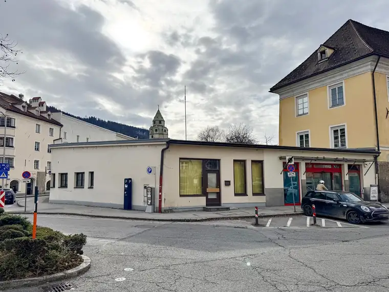 Vielseitige Gewerbefläche in zentraler Lage in Hall