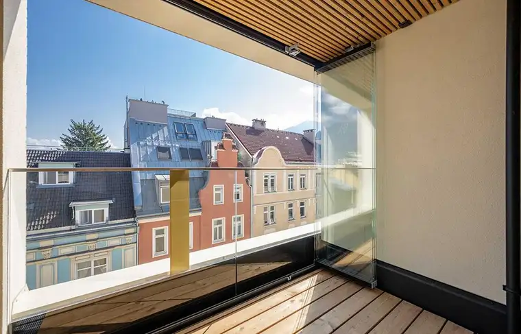 Stadt Carré Wilten: Microapartment mit Loggia und hochwertiger Möblierung