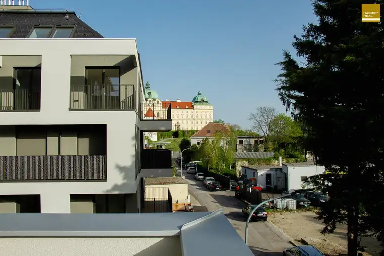 Erstbezug - Traumhafte 3-Zimmerwohnung mit Stiftsblick und großer Terrasse