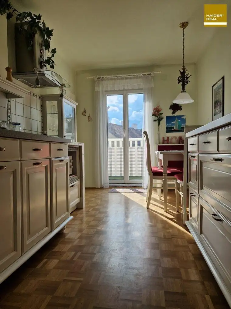 NEUER PREIS - Charmante und helle Balkonwohnung mit Ausblick - AUGARTEN