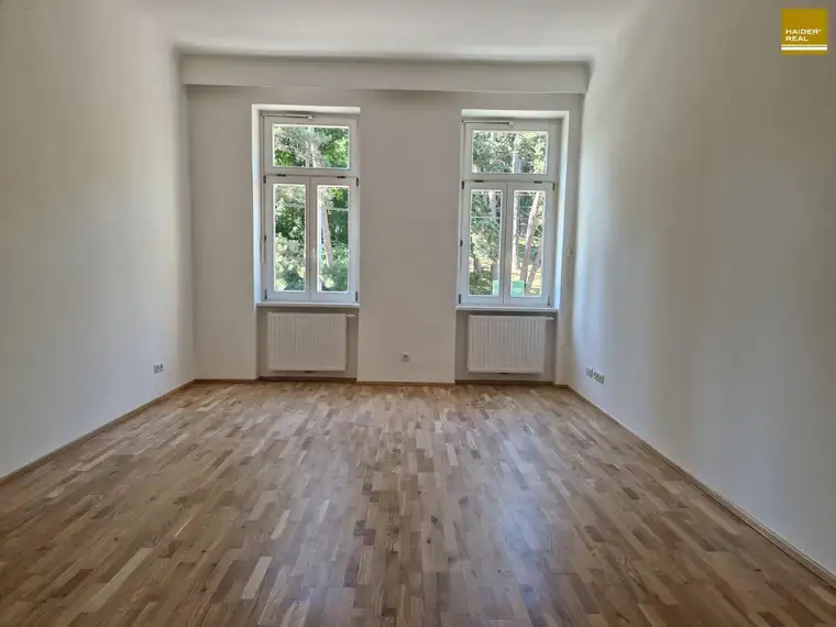 Erstbezug nach Sanierung - Altbaucharme - Kleine Wohlfühlwohnung mit Grünblick - ideal für Singles und Studenten
