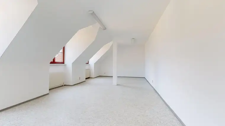 Gut aufgeteiltes Büro am Purkersdorfer Hauptplatz!