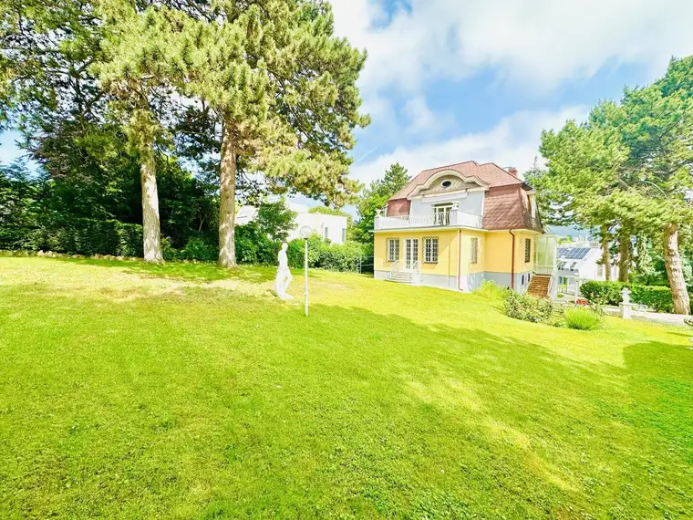 Repräsentative Familienvilla in bester Grünruhelage