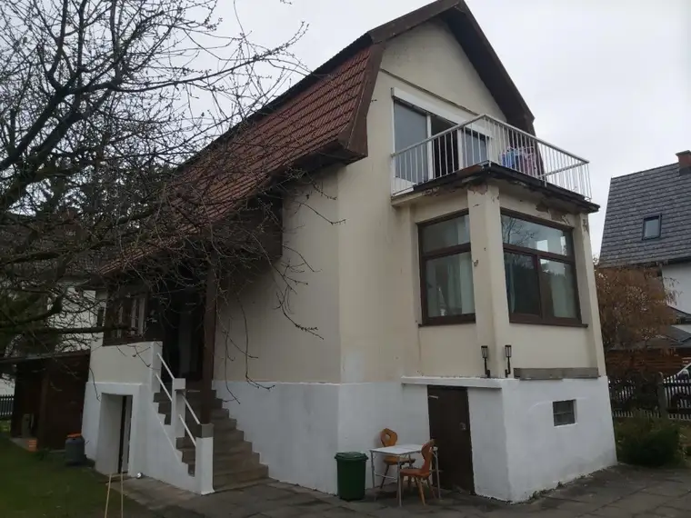 Renovierungsbedürftiges kleines Wohnhaus mit Grünfläche in ruhiger Wohnsiedlung in Bruck/Mur zu kaufen !