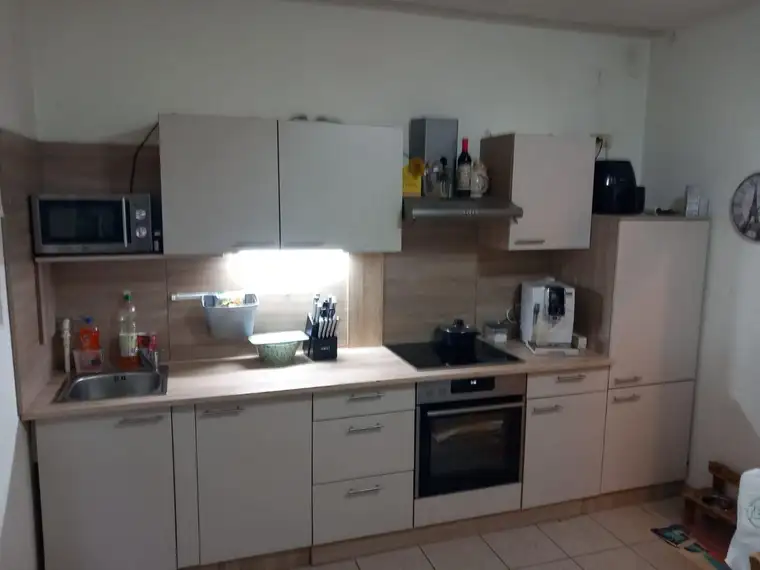Ruhige 3-Zimmer-Wohnung mit Küchenblock und kleinem Balkon in Thörl !